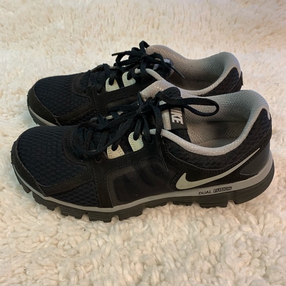 Nike Shoes - Women’s Nike sneakers